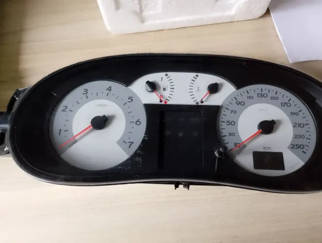 Painel de instrumentos Renault Clio