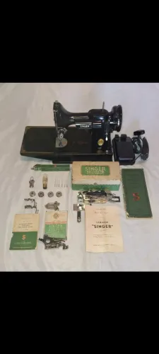 Máquina de Costura Portátil SINGER Vintage