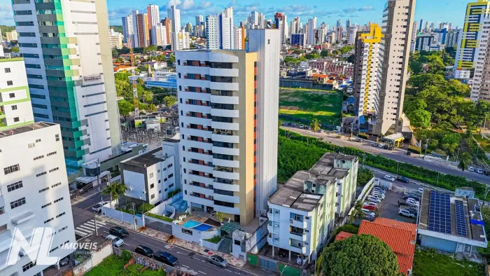 Apartamento Amplo para Locação no Tirol com 3 Suítes