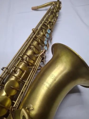 Saxofone Tenor Jupiter 787 - Taiwan