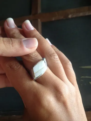 Prata de Lei Anel de Prata Pura e Espessa com Madre Pérola Preciosa - Aro 22