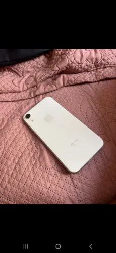iPhone XR <br>64gb <br>Bateria 100%<br>Com cabo de carregador