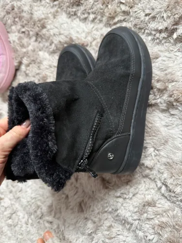 Bota BiBi número 32 praticamente nova
