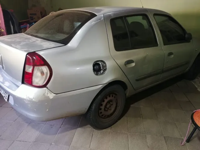 Renault Clio Sed. Authentique Hi-flex 1.0 16V 4P 2006