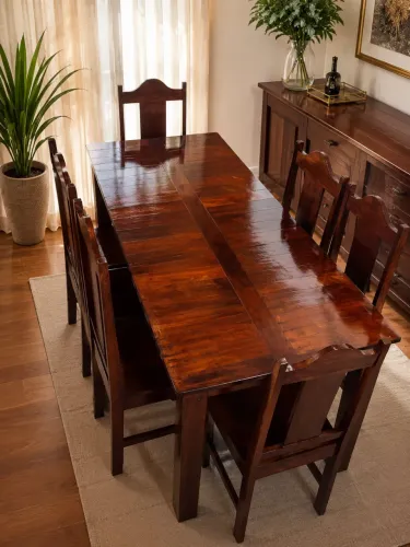 Mesa de madeira de lei 6 lugares