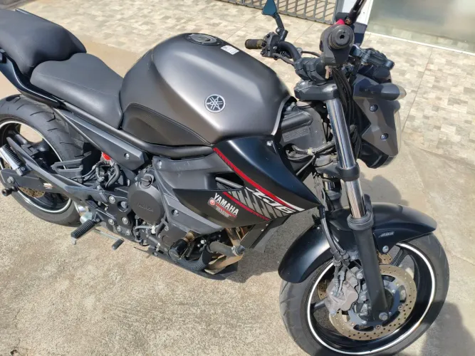 XJ6 abs baixo km.