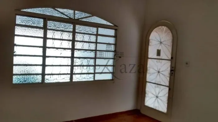 Casa - Comercial - Residencial - Jardim Bela Vista - 2 Dormitórios - 64m².