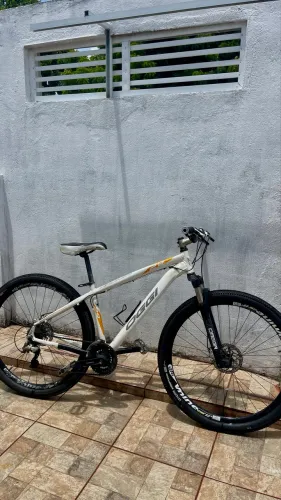 Bicicleta OGGI aro 29