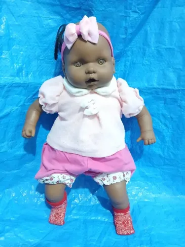 BONECA NEGRA PEQUENA 45CM CORPO DE PANO