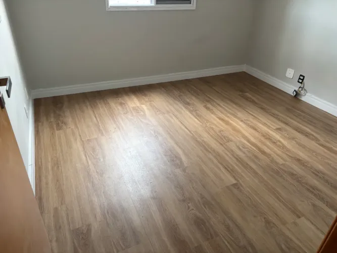 Piso laminado , Vinilico e rodapés , Porcelanatos