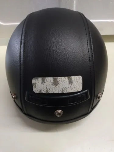 Capacete em couro