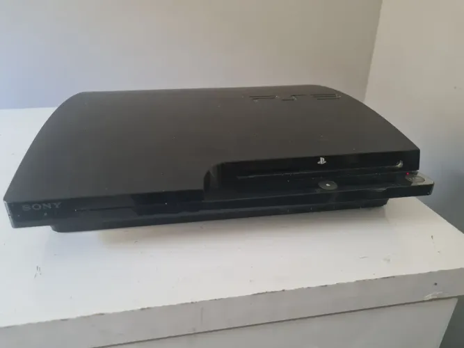 PS3 SLIM com defeito, da 3 bipes com luz e não liga, Playstation 3 no estado, sucata 