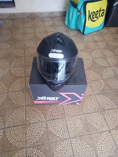 Capacete usado algumas vezes apenas