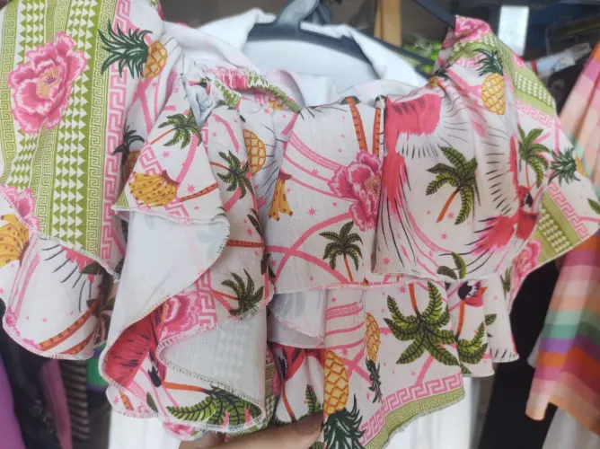 Peça de blusa por 20 muito linda