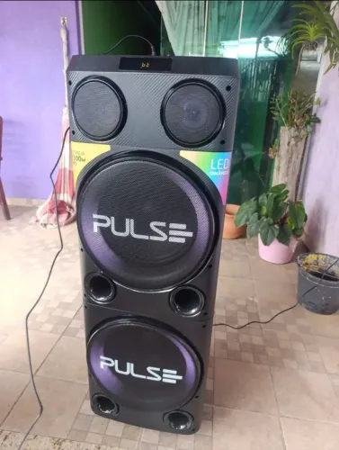 Caixa de som pulse pra vender ligeiro semi nova