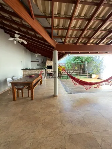 Comprar/vendo: Casa (sobrado) à venda, no condomínio Chácara das Palmeiras Imperiais, Mede