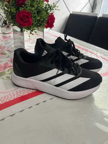 Tenis adidas