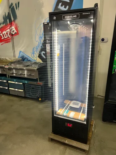Cervejeira expositora slim 250L total black - pronta entrega