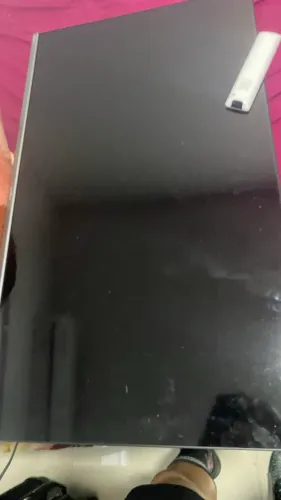 Tv 43 para tirar peças. Funciona mas led queimado.
