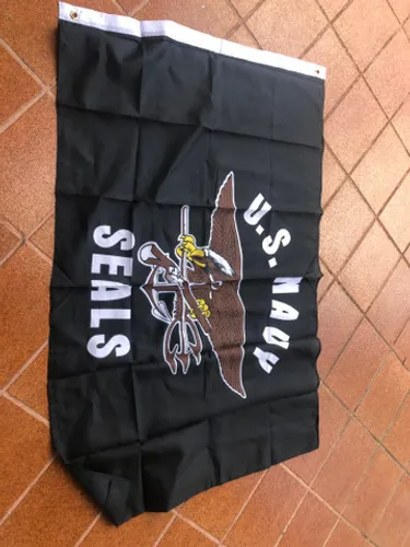 Bandeira NAVY SEAL cobrado nos Estados Unidos