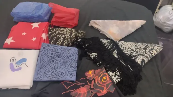 Lote de lenços usado em ótimo estado