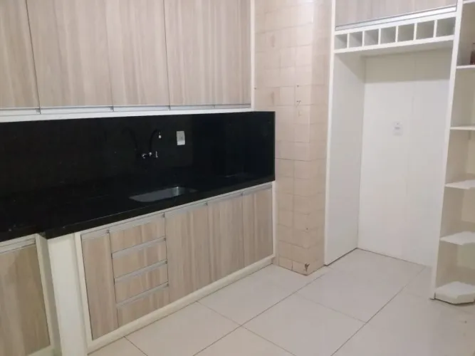 Vendo apartamento de 03 quartos. Bairro: Vila Bandeirantes. Campo Grande MS