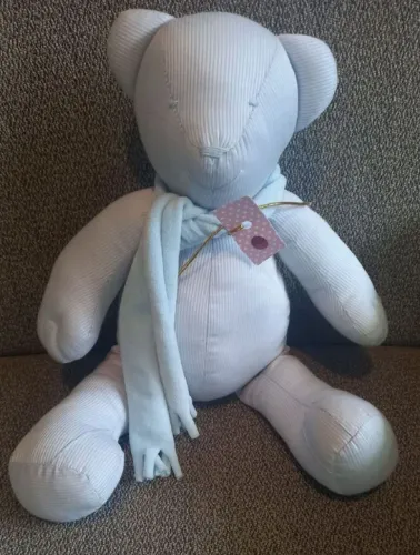 BRINQUEDO URSO EM TECIDO MUITO FOFO