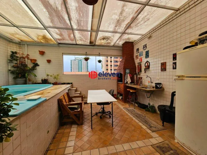 Casa tríplex em vilagio 4 suítes, 3 vagas próximo a Praia