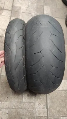 Par pneu usado Pirelli Diablo Diablo Rosso2 240/45-17 e 120/70-17