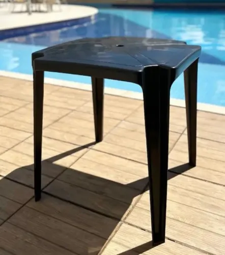 Mesa de plástico e Cadeiras