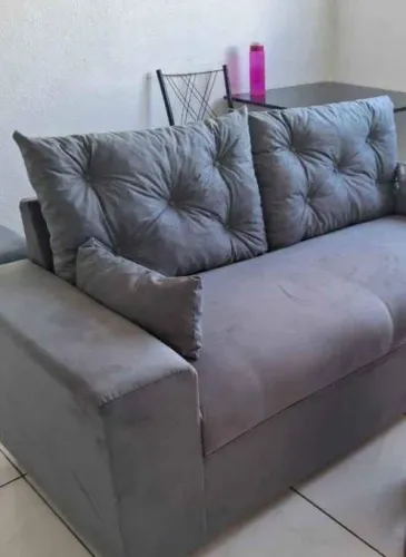 Sofá 3 Lugares almofadado de fábrica