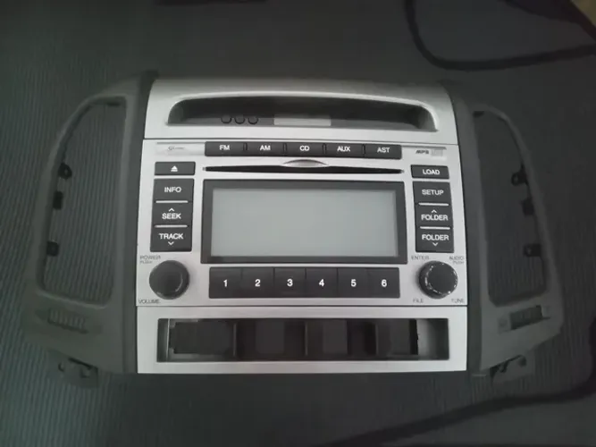 Rádio CD player som original Santa Fé com moldura 