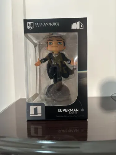 Minico superman black suit iron studios
