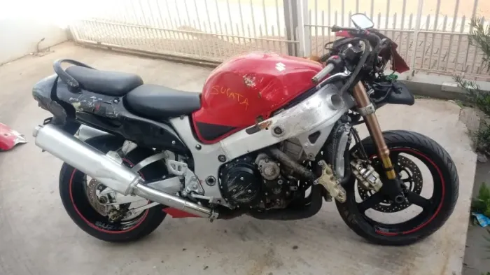 Sucata de moto para venda de peças Suzuki Hayabusa 1300cc 2004 2005