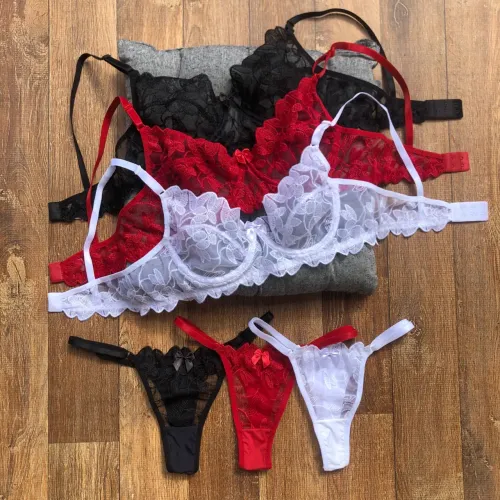 Conjunto de Lingerie - Preto, Vermelho e Branco