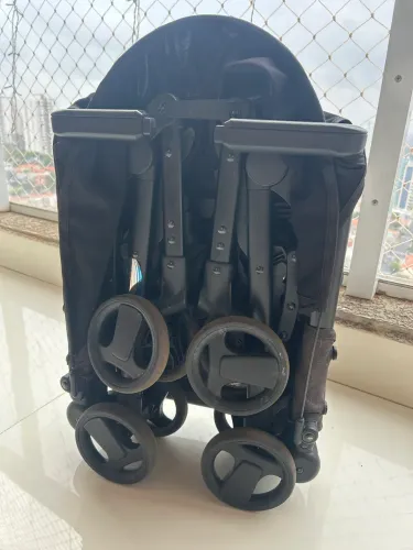 Carrinho de bebê mini