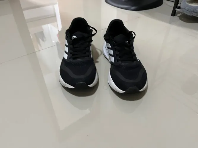 Tênis adidas (Raul falcon 5)