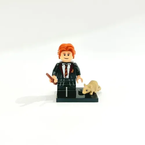 LEGO® Ron Weasley in School Robes, HP, Series 1 (71022) (Completo com base e acessórios)