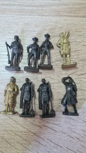 Soldadinhos metal Kinder ovo Anos 80