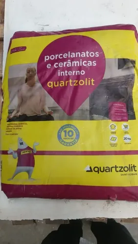 Argamassa Quartzolit para Porcelanato e Cerâmica Interno 20kg