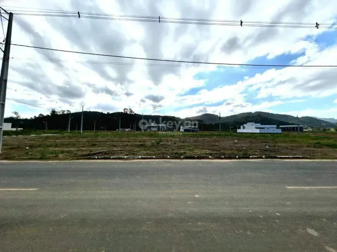 Terreno à Venda no Loteamento Silvestre  Humaitá de Cima, Tubarão/SC