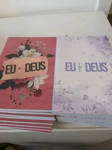 Devocional  'Eu e Deus' com design floral