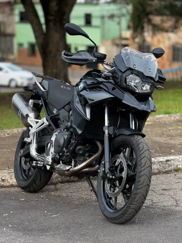 BMW F 800 GS PLUS TRIPLE BLACK 2025.