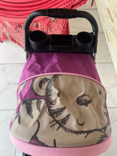 Carrinho de bebê rosa galzerano