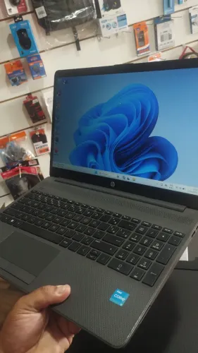 Notebook hp i3 decima primeira geração com ssd (rapido)