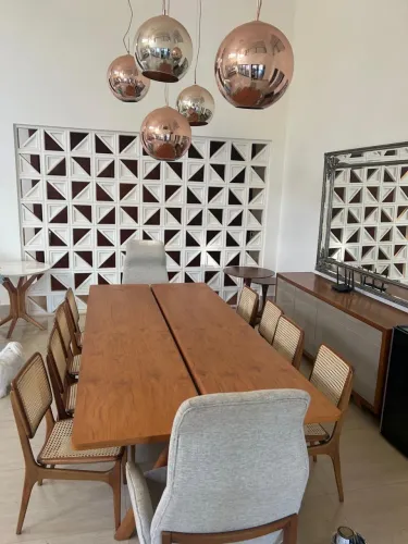 Mesa de madeira para 10 lugares - impecável