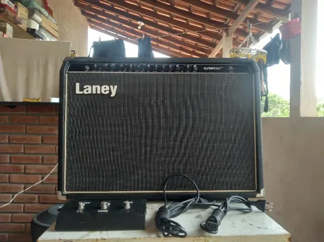 Amplificador laney lv300 twin