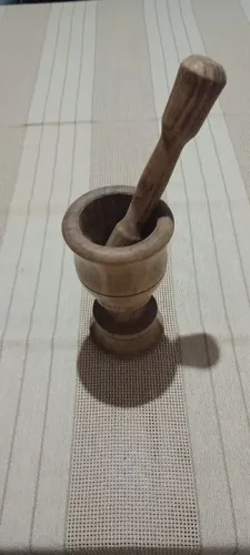 Conjunto de Pilão e Socador de Madeira