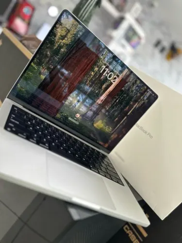 MacBook Pro 2021, M1 Pro 16GB 512GB SSD Cor Silver (SEMINOVO)