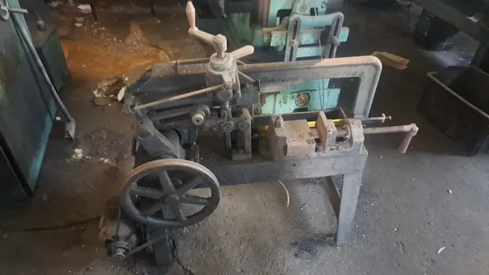 Máquina de corte de metal industrial